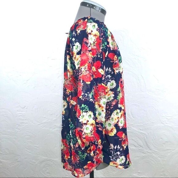 CB Established 1962 Navy Floral Semi Sheer blouse - Picture 4 of 10